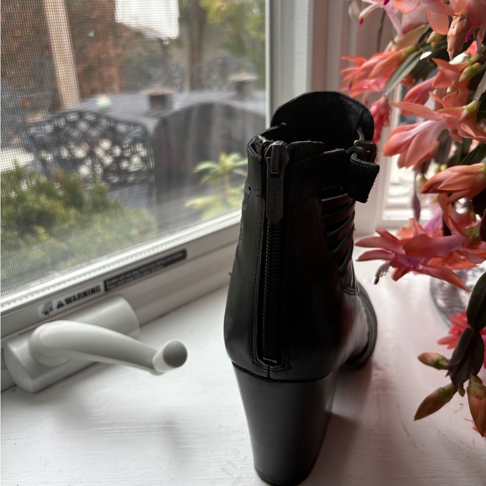 Circus by Sam Edelman Black Ankle Boots - Picture 3 of 5